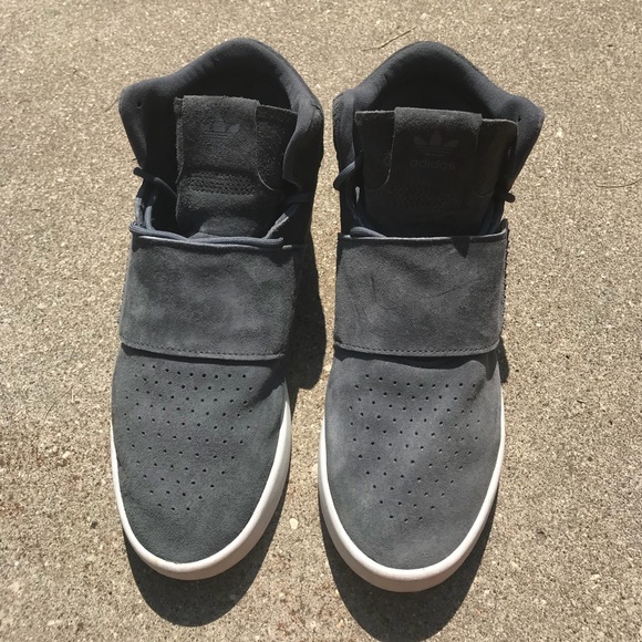 Grey Adidas shoes - Picture 2 of 4